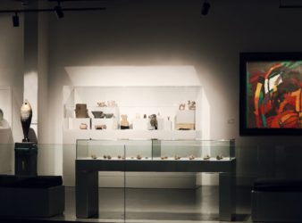 Picture showing paintings, sculptures, and pottery at the Nabu Museum. (Laudy Issa)