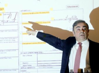 Former Nissan chairman Carlos Ghosn gestures during a news conference at the Lebanese Press Syndicate in Beirut, Lebanon January 8, 2020. (PHOTO: REUTERS/Mohamed Azakir)