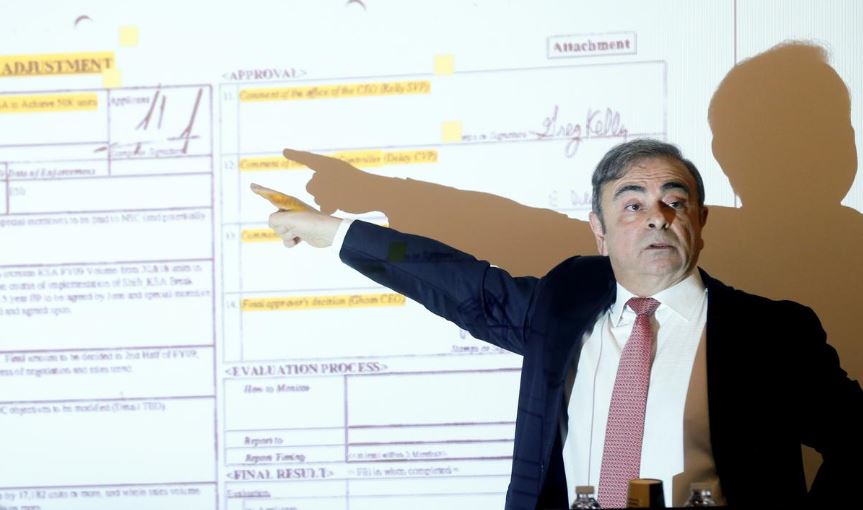 Former Nissan chairman Carlos Ghosn gestures during a news conference at the Lebanese Press Syndicate in Beirut, Lebanon January 8, 2020. (PHOTO: REUTERS/Mohamed Azakir)