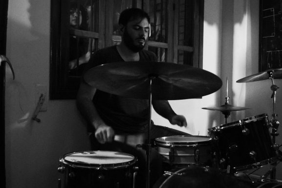 Onlooker watching Kozo perform at the first Onomatopoeia "On Shuffle" concert. (Laudy Issa)