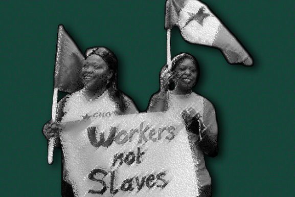 Migrant workers article main header, green background (Original photo taken from The Daily Star / Mohammad Azakir)