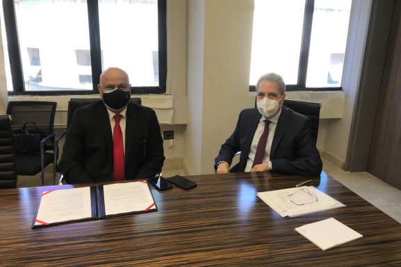 World Bank Regional Director Saroj Kumar Jha meets with Lebanese caretaker Minister of Finance Ghazi Wazni on May 24, 2021. (Photo: Twitter | @SarojJha001)